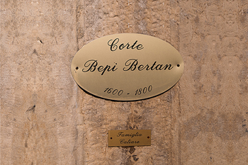 Targa B&B Corte Bertan, via Crociata n.50 San Briccio di lavagno (VR)