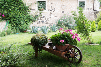 Esterno giardino bed and breakfast Corte Bertan San Briccio