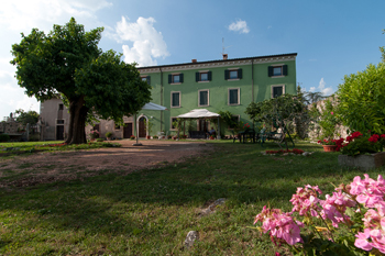 Corte Bertan bed and braekfast in provincia di Verona, giardino esterno